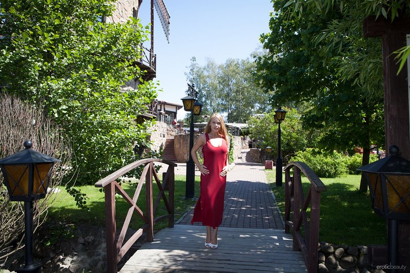 Александра, 24 года, 2 размер груди